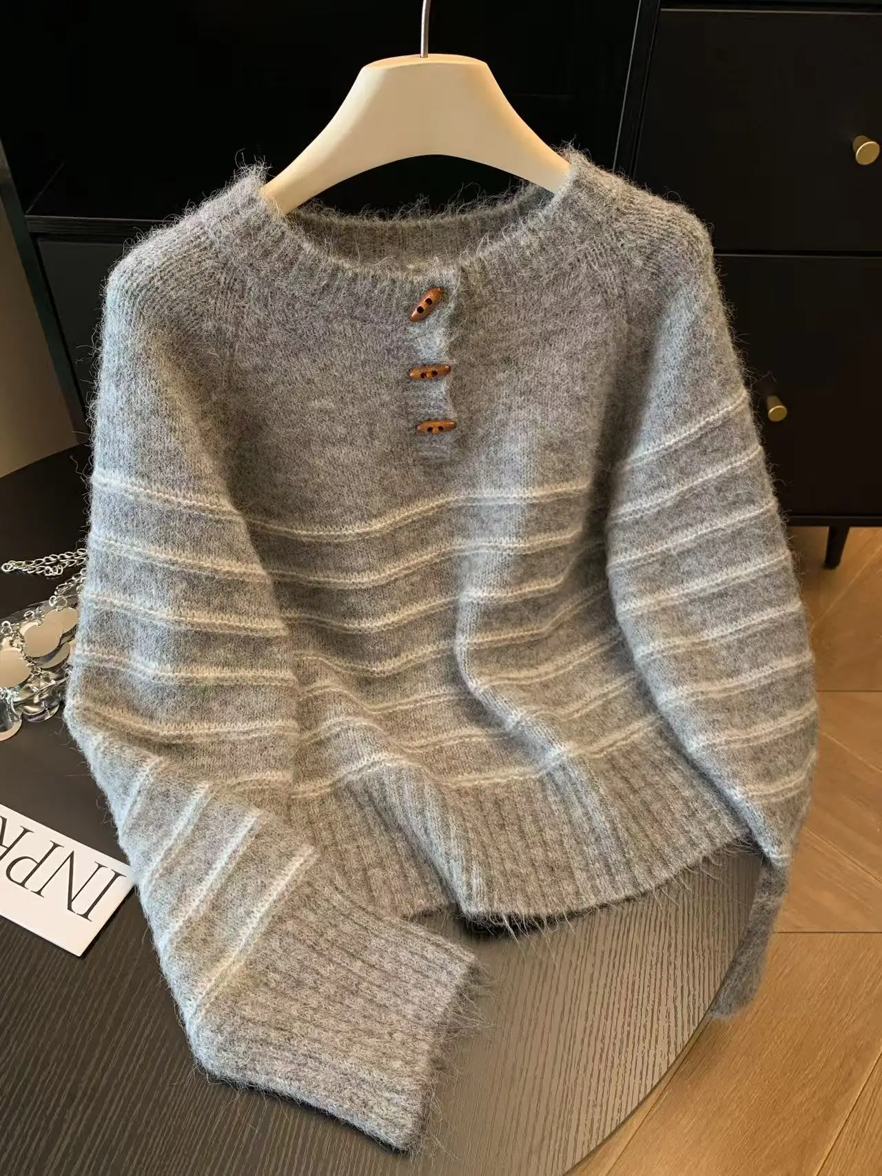 Sweater Wol Kasmir Bergaris Wa - Embroidery Knit ulasan dan harga
