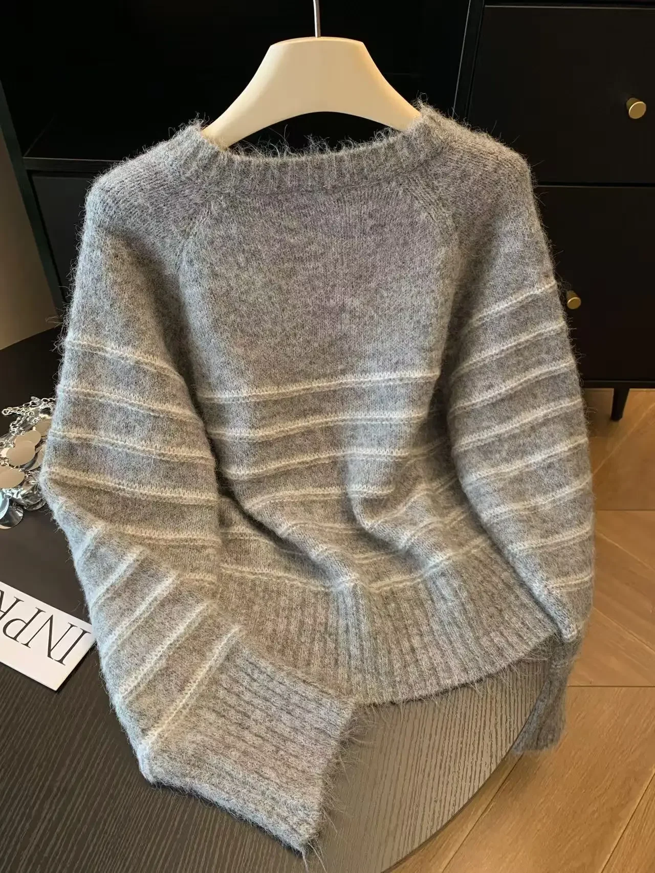 Sweater Wol Kasmir Bergaris Wa - Embroidery Knit ulasan dan harga