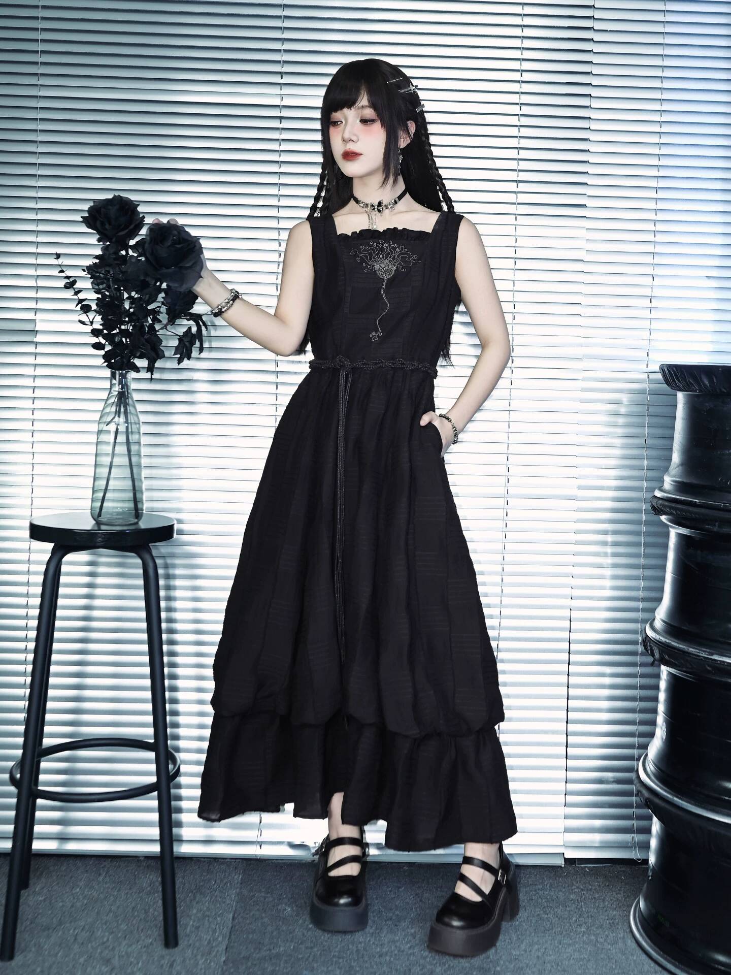 Gaun Bud Lapisan Ganda Hitam B - Embroidery Knit ulasan dan harga